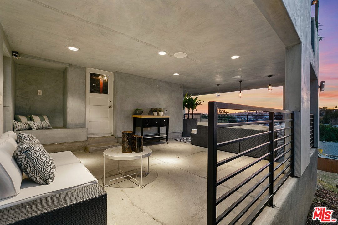 515 Oleander Drive Los Angeles, CA 90042 - Photo 37 of 44