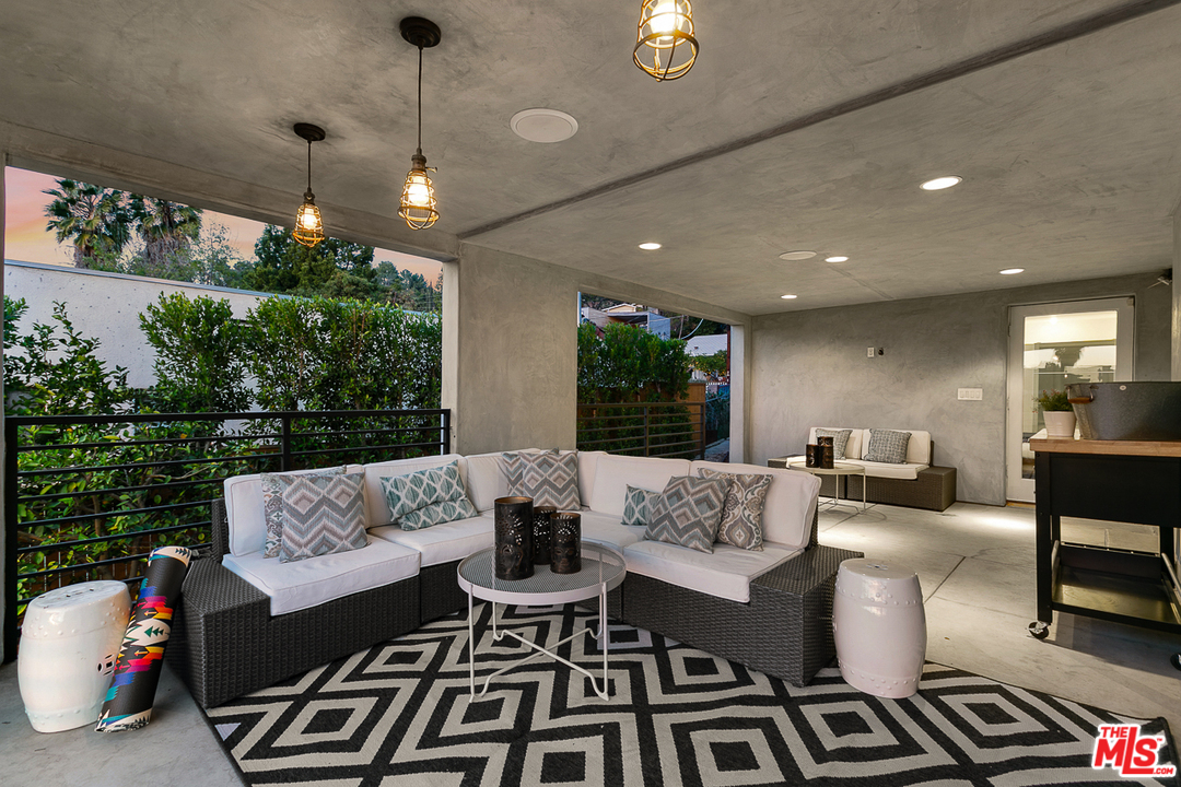 515 Oleander Drive Los Angeles, CA 90042 - Photo 39 of 44