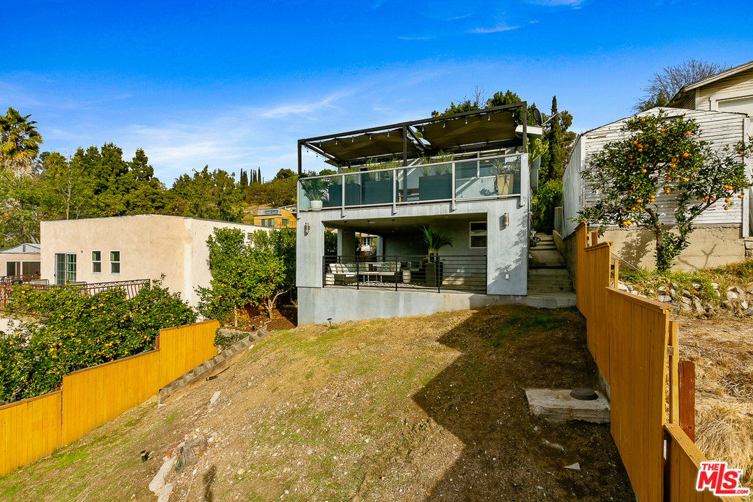 515 Oleander Drive Los Angeles, CA 90042 - Photo 41 of 44