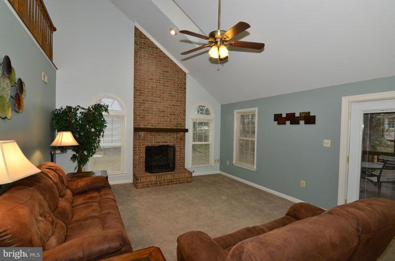 18 Rutledge Court Sterling, VA 20165 - Photo 12 of 30 Family Room