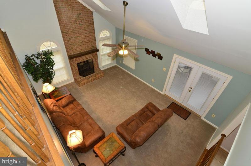 18 Rutledge Court Sterling, VA 20165 - Photo 15 of 30 Family Room View