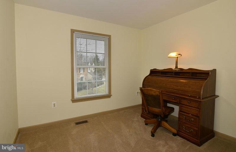 18 Rutledge Court Sterling, VA 20165 - Photo 21 of 30 Bedroom