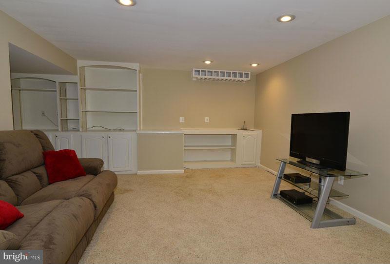 18 Rutledge Court Sterling, VA 20165 - Photo 25 of 30 Finished Lower Level
