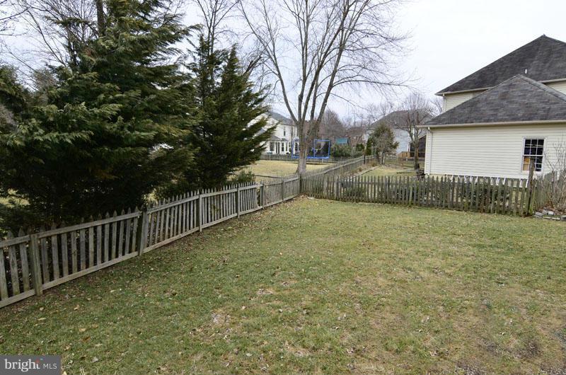 18 Rutledge Court Sterling, VA 20165 - Photo 29 of 30 Large Fenced Back Yard