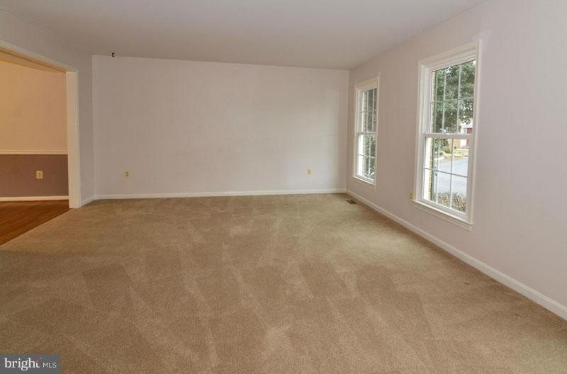 18 Rutledge Court Sterling, VA 20165 - Photo 4 of 30 Formal Living Room