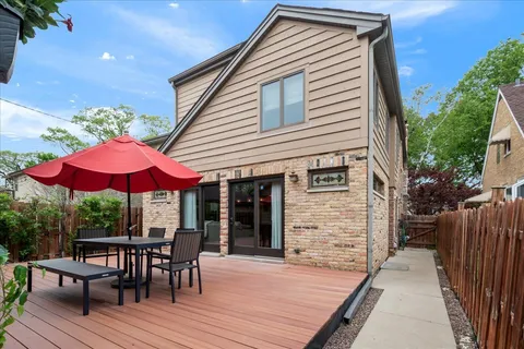 $619,000 | 4947 Estes Avenue, Skokie, IL 60077