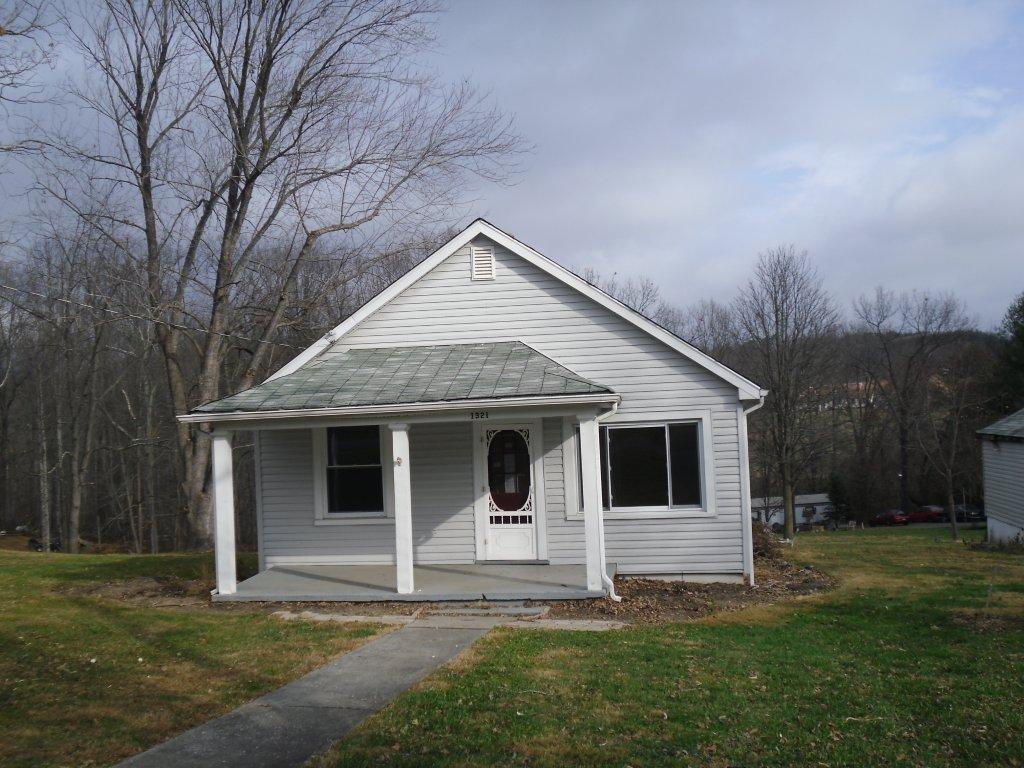 1321 Dewey Road Montvale, VA 24122 - Photo 1 of 14 Front