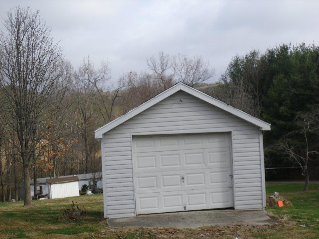 1321 Dewey Road Montvale, VA 24122 - Photo 9 of 14 Garage
