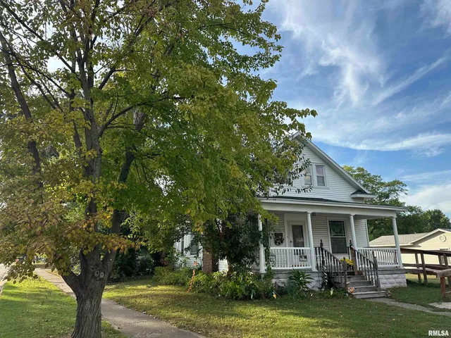 $87,000 | 716 Cedar Street, Centralia, IL 62801