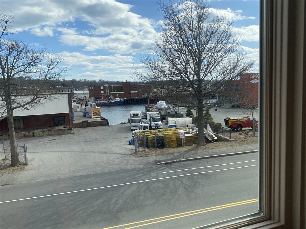 374 Main Street, Unit 2 Gloucester, MA 01930 - Photo 9 of 12