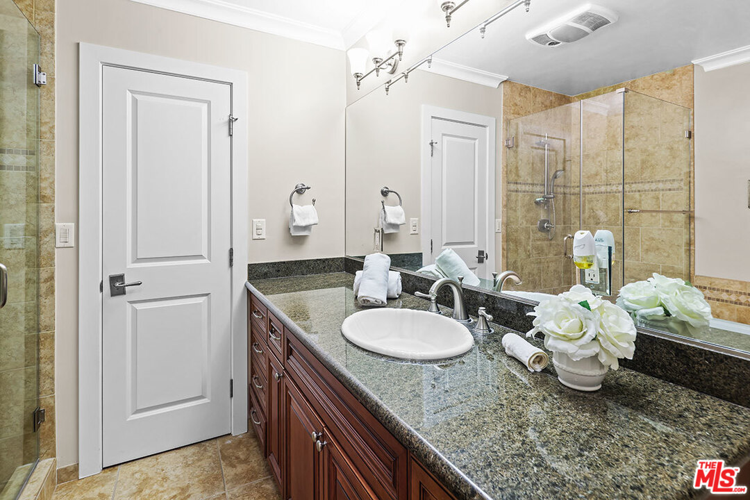 6719 Ruffner Avenue Lake Balboa, CA 91406 - Photo 17 of 26 Gallery Image 17