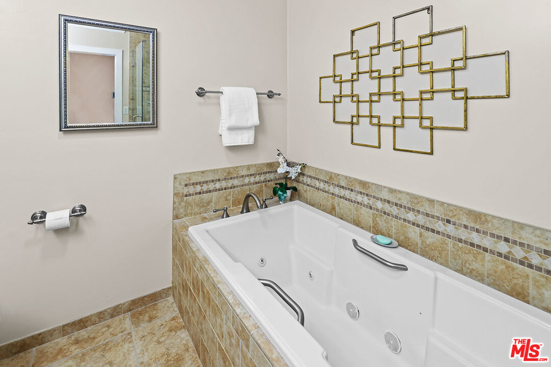 6719 Ruffner Avenue Lake Balboa, CA 91406 - Photo 19 of 26 Gallery Image 19