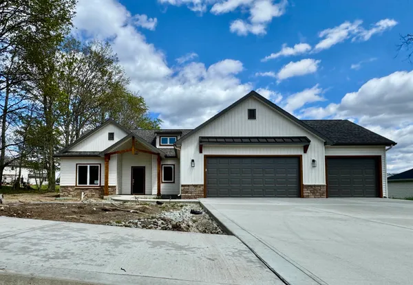 $409,000 | 2252 Highlander Drive, Warsaw, IN 46580