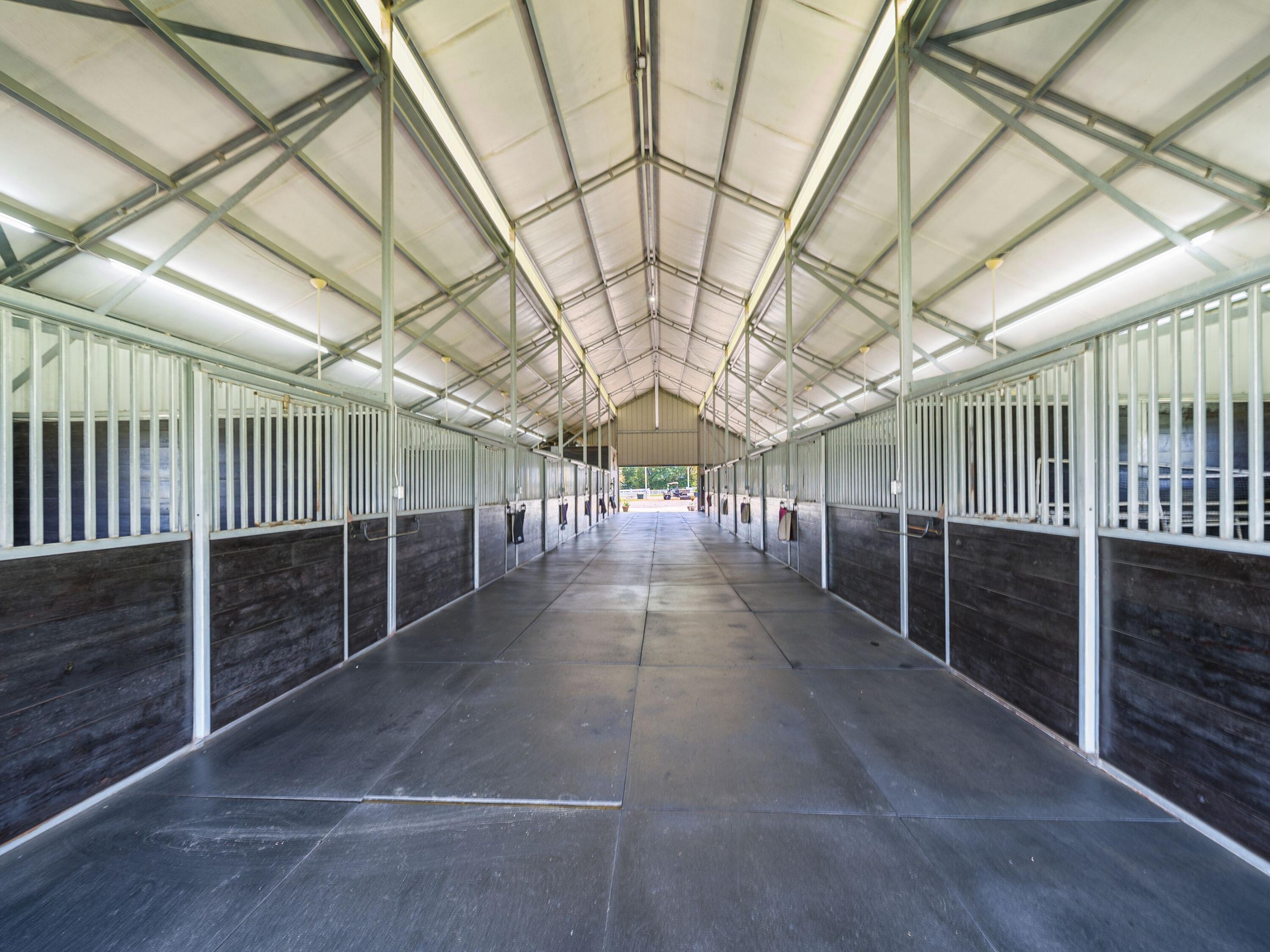 5676 Highway 2 DeFuniak Springs, FL 32433 - Photo 29 of 42 a view of entryway