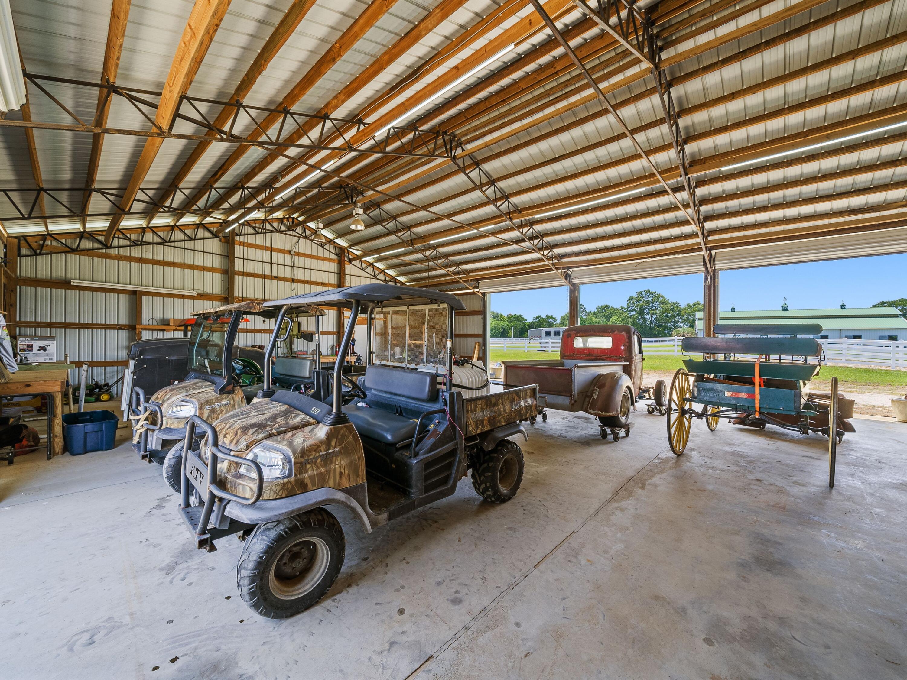 5676 Highway 2 DeFuniak Springs, FL 32433 - Photo 40 of 42 a view of a car garage