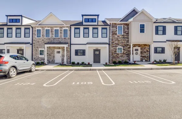 $310,000 | 556 Leesville Road, Unit 1105, Lynchburg, VA 24502