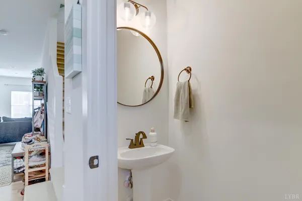 $310,000 | 556 Leesville Road, Unit 1105, Lynchburg, VA 24502