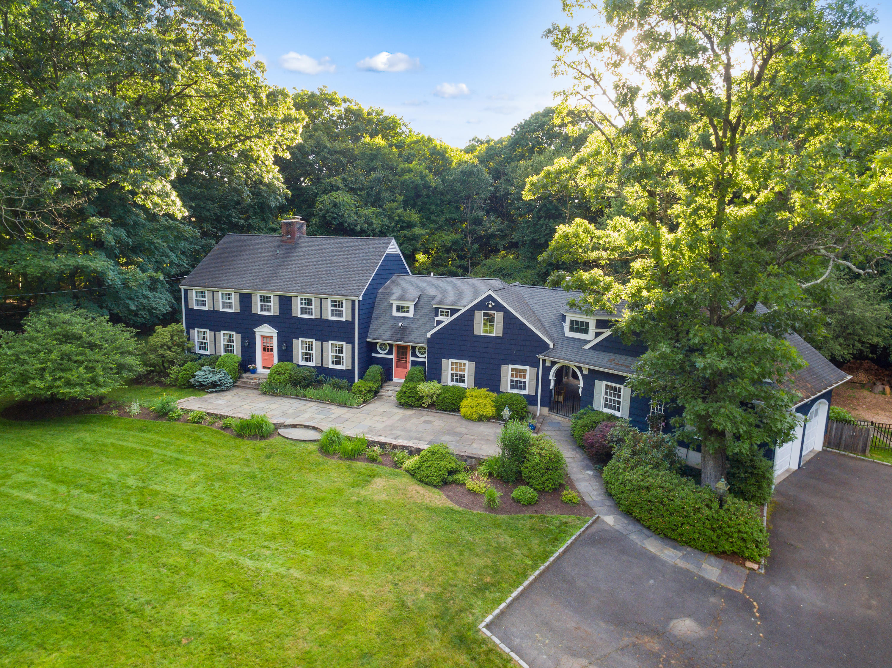 33 Hilltop Road Norwalk, CT 06854 - Photo 3 of 24 33 Hilltop Road , Norwalk, CT-57