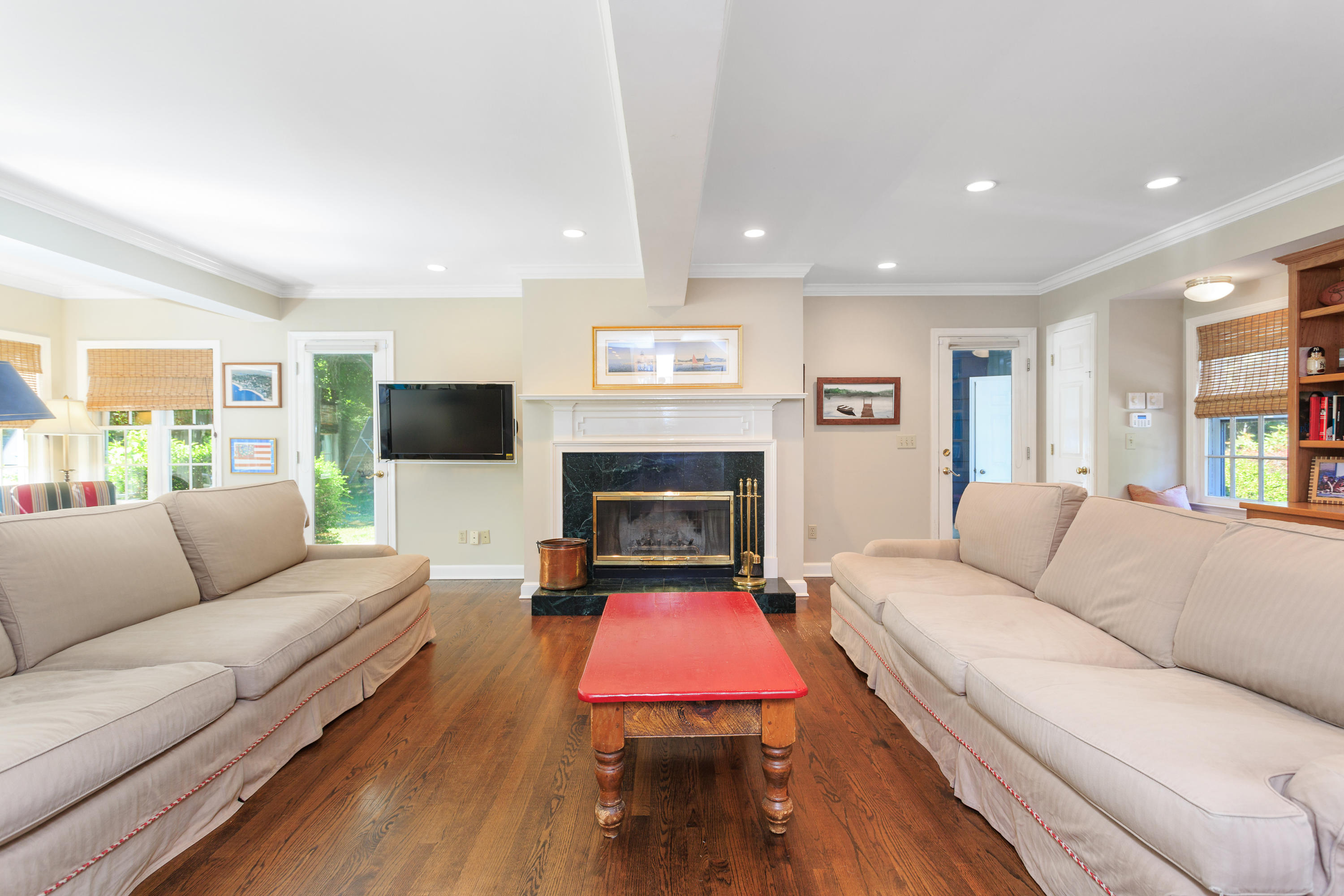 33 Hilltop Road Norwalk, CT 06854 - Photo 6 of 24 familyroomfireplace