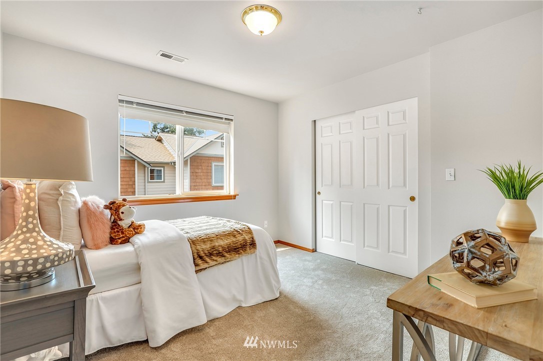 7220 208th Street Southwest, Unit 2 Edmonds, WA 98026 - Photo 23 of 27