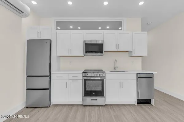 $2,100 | 19 Carr Avenue, Unit 216, Keansburg, NJ 07734