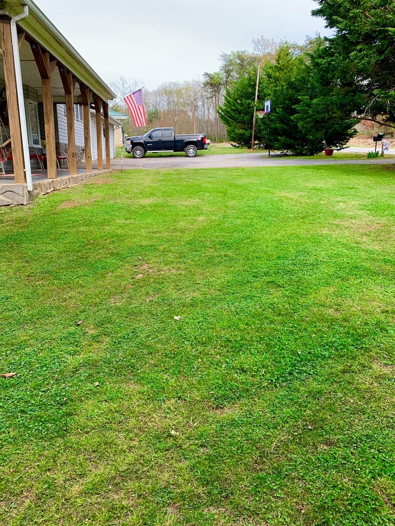 1038 Myrtle Road Bassett, VA 24055 - Photo 4 of 46 Gallery Image 4