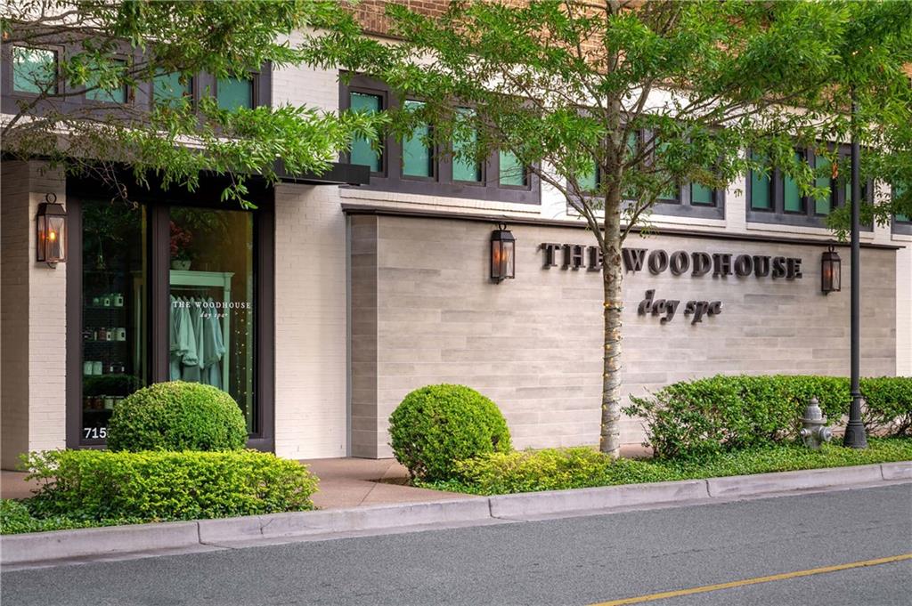 257 Lask Lane Milton, GA 30004 - Photo 78 of 84 a front view of a house with garden