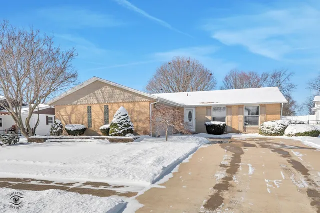 $275,000 | 817 Stonewall Drive, Bourbonnais, IL 60914