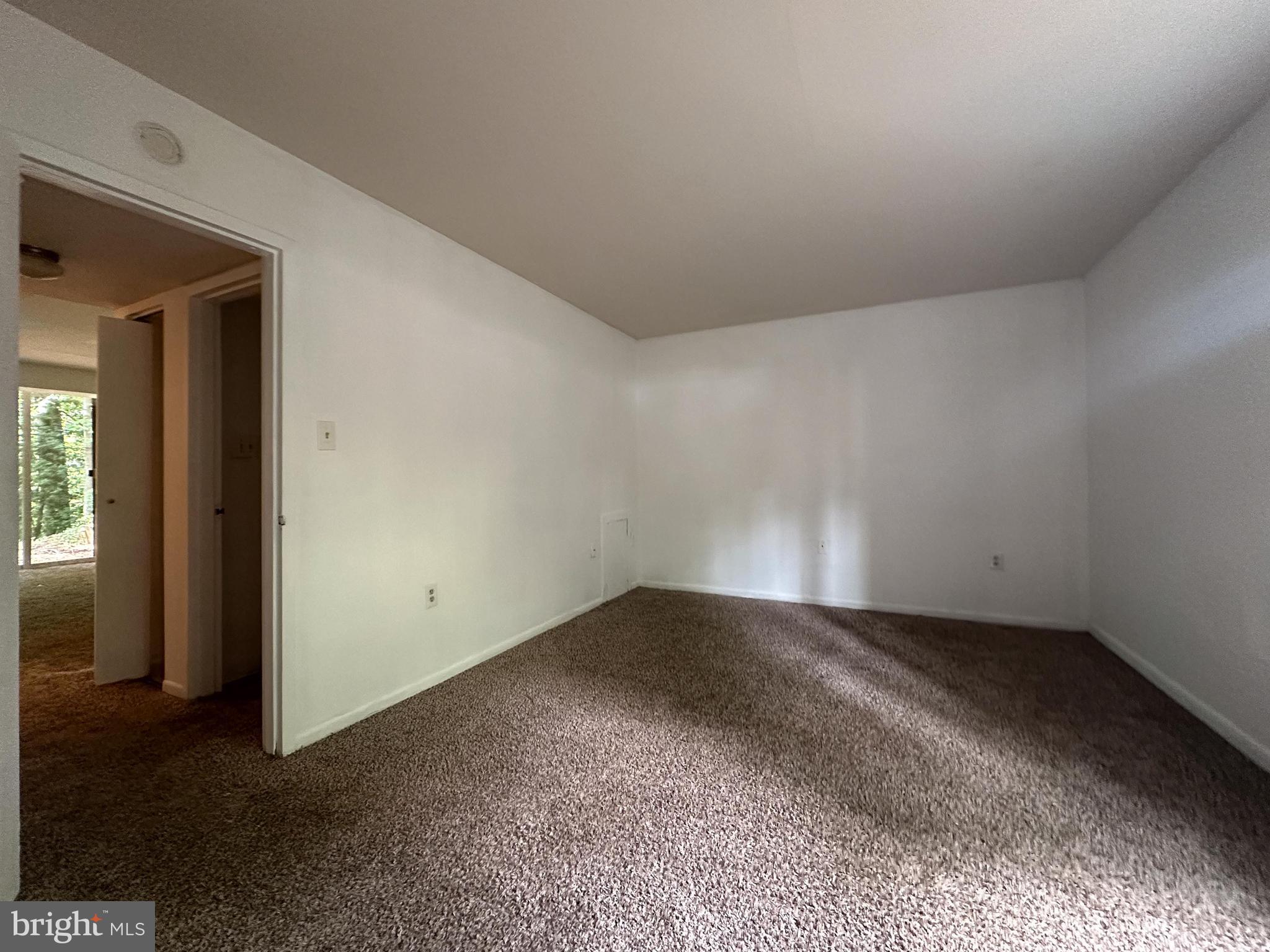 1532 Northgate Square, Unit 15322A Reston, VA 20190 - Photo 12 of 16 a view of an empty room and window