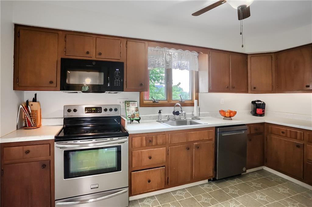 274 Moody Road Clinton, PA 15026 - Photo 17 of 50 Gallery Image 17