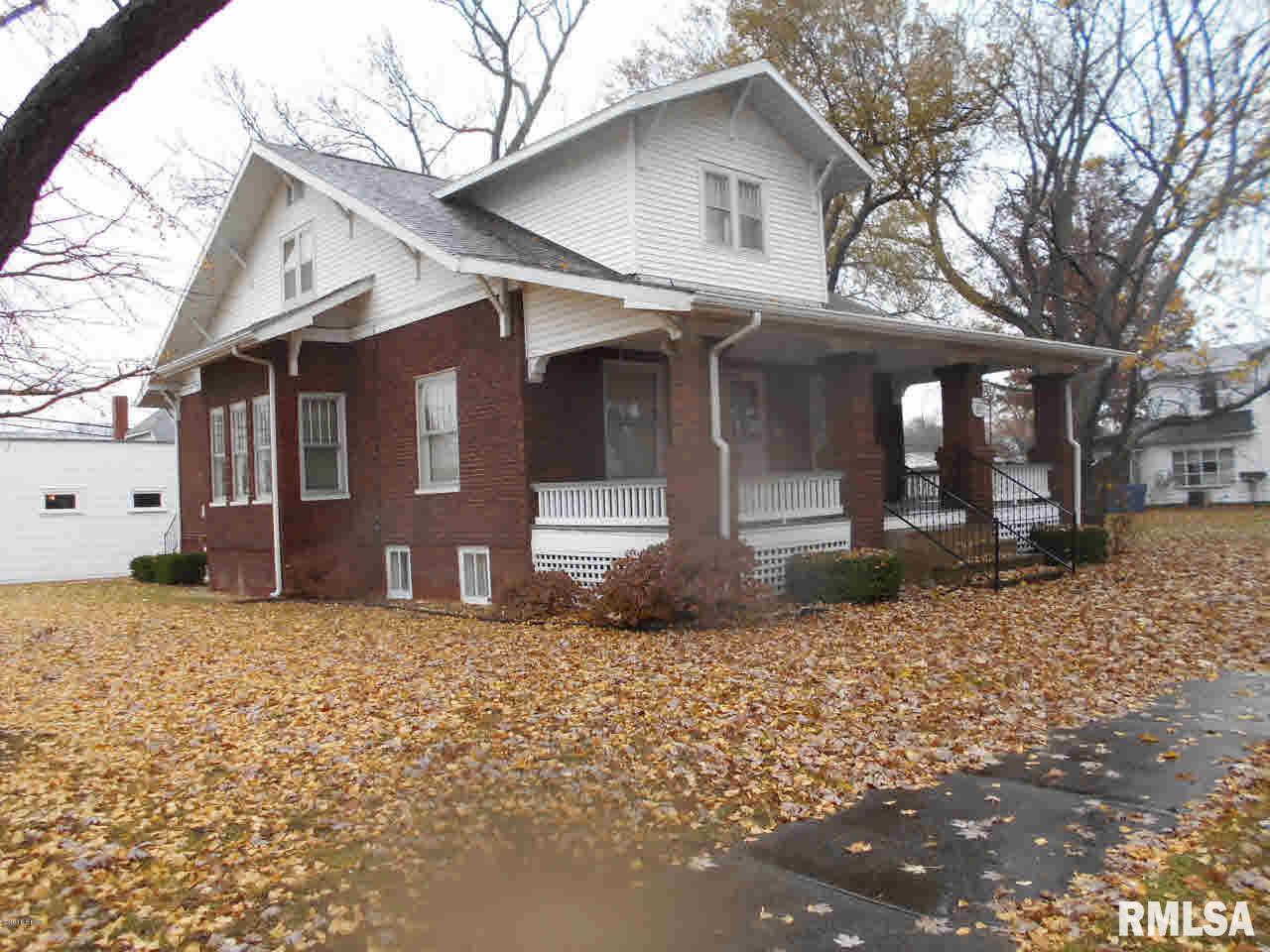 132 West 3rd Street Flora, IL 62839 - Photo 1 of 50