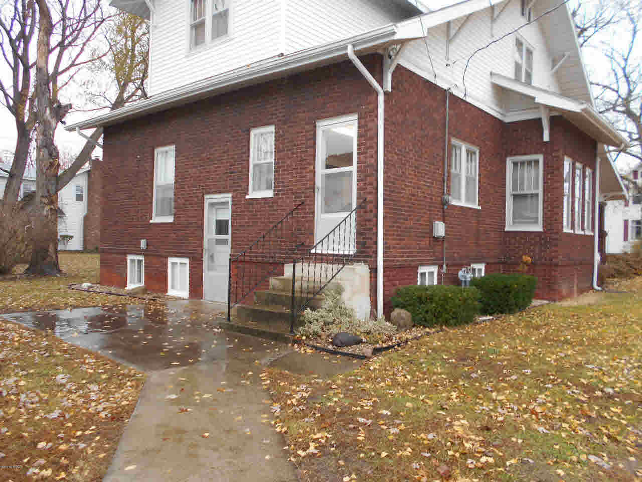 132 West 3rd Street Flora, IL 62839 - Photo 3 of 50
