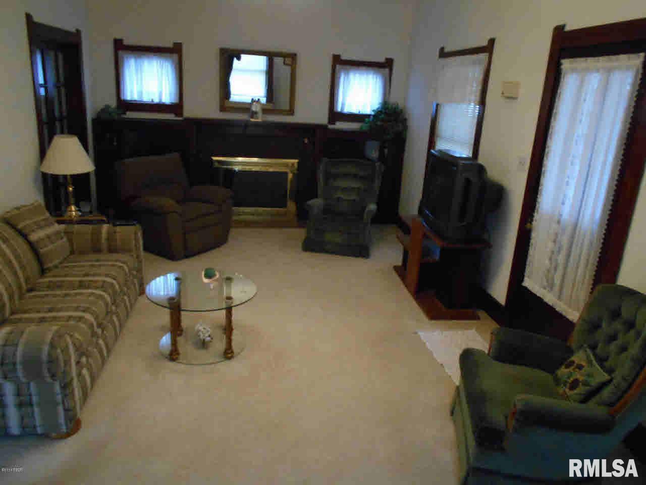 132 West 3rd Street Flora, IL 62839 - Photo 8 of 50