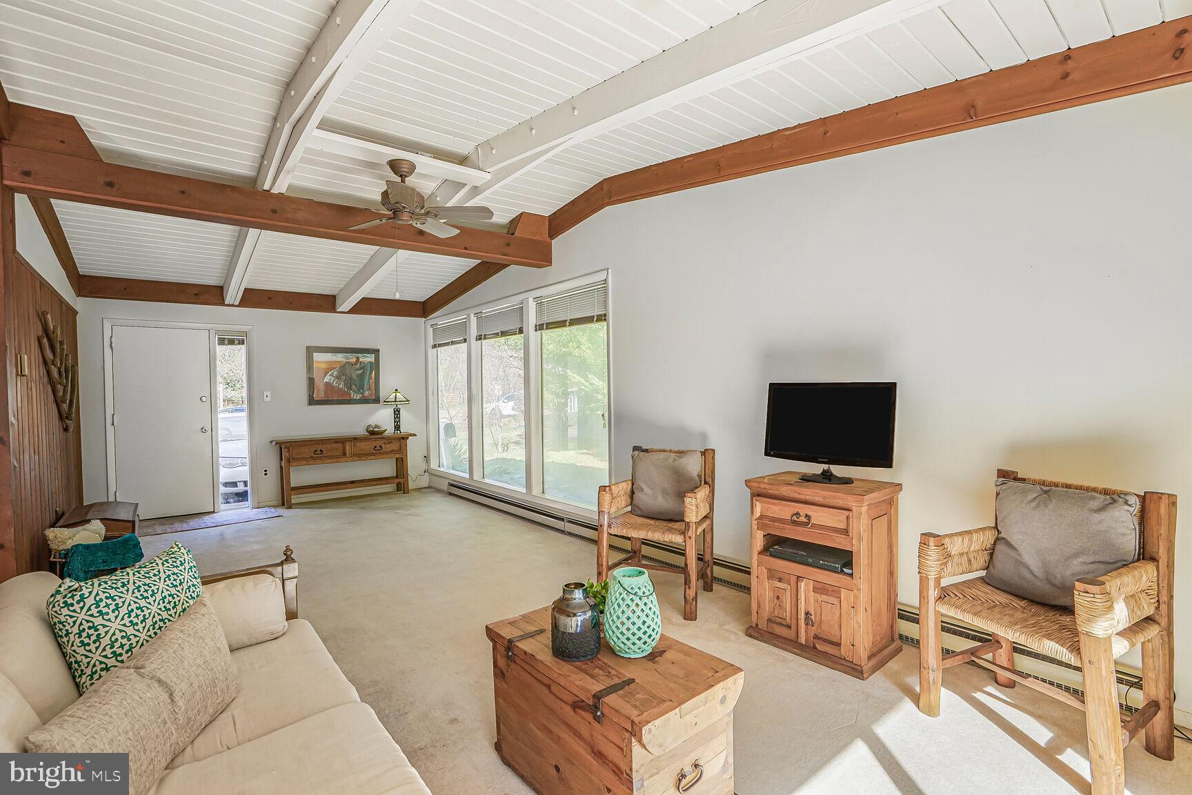 2911 Pine Spring Road Falls Church, VA 22042 - Photo 9 of 26 Gallery Image 9