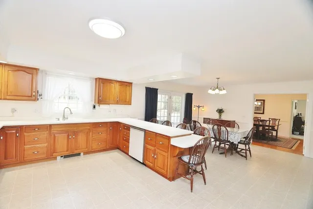 $925,000 | 2101 Ohio Street, Bangor, ME 04401