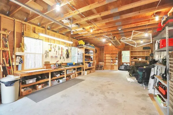 $850,000 | 2101 Ohio Street, Bangor, ME 04401