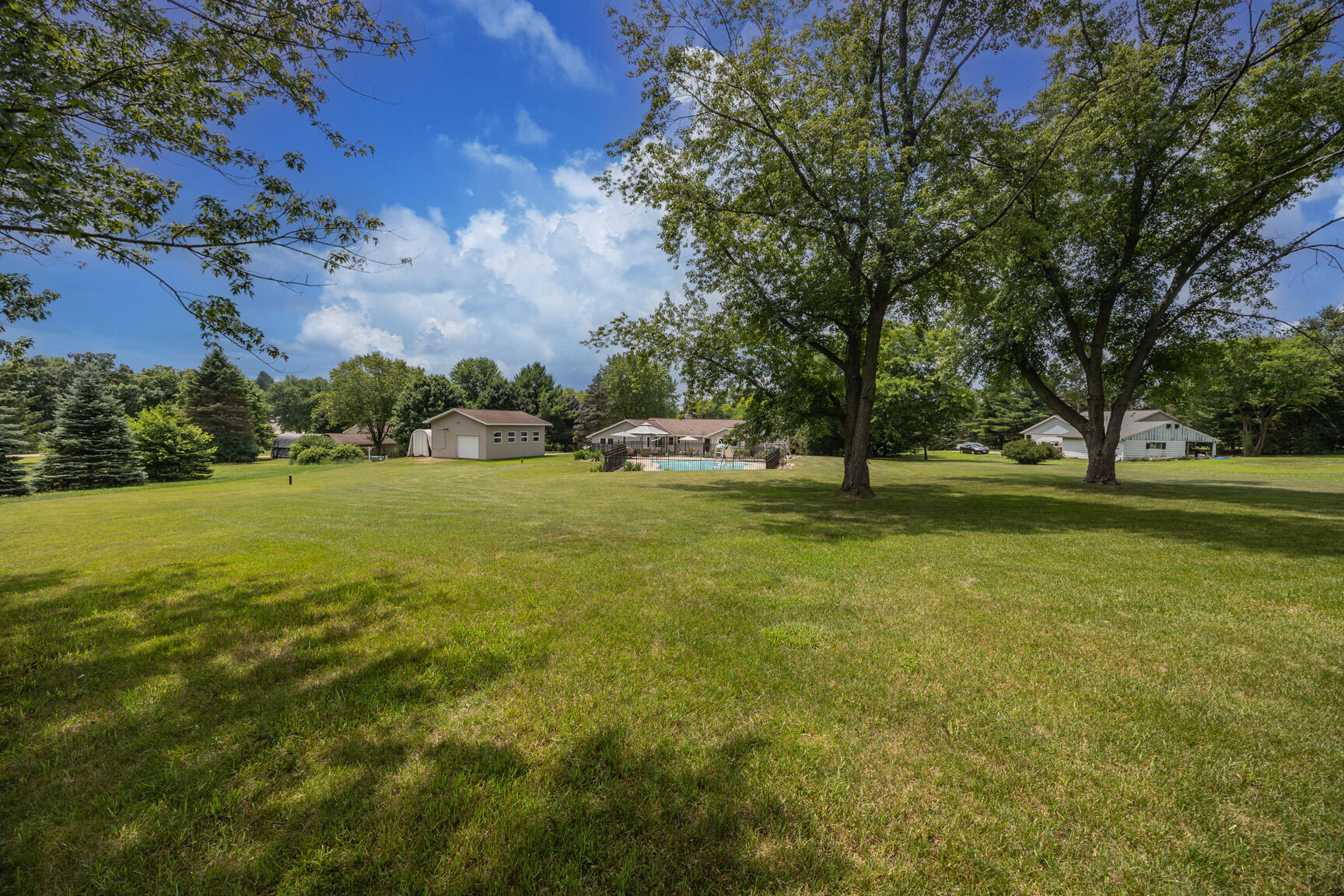 W314S7944 High View Circle Mukwonago, WI 53149 - Photo 67 of 74 Backyard