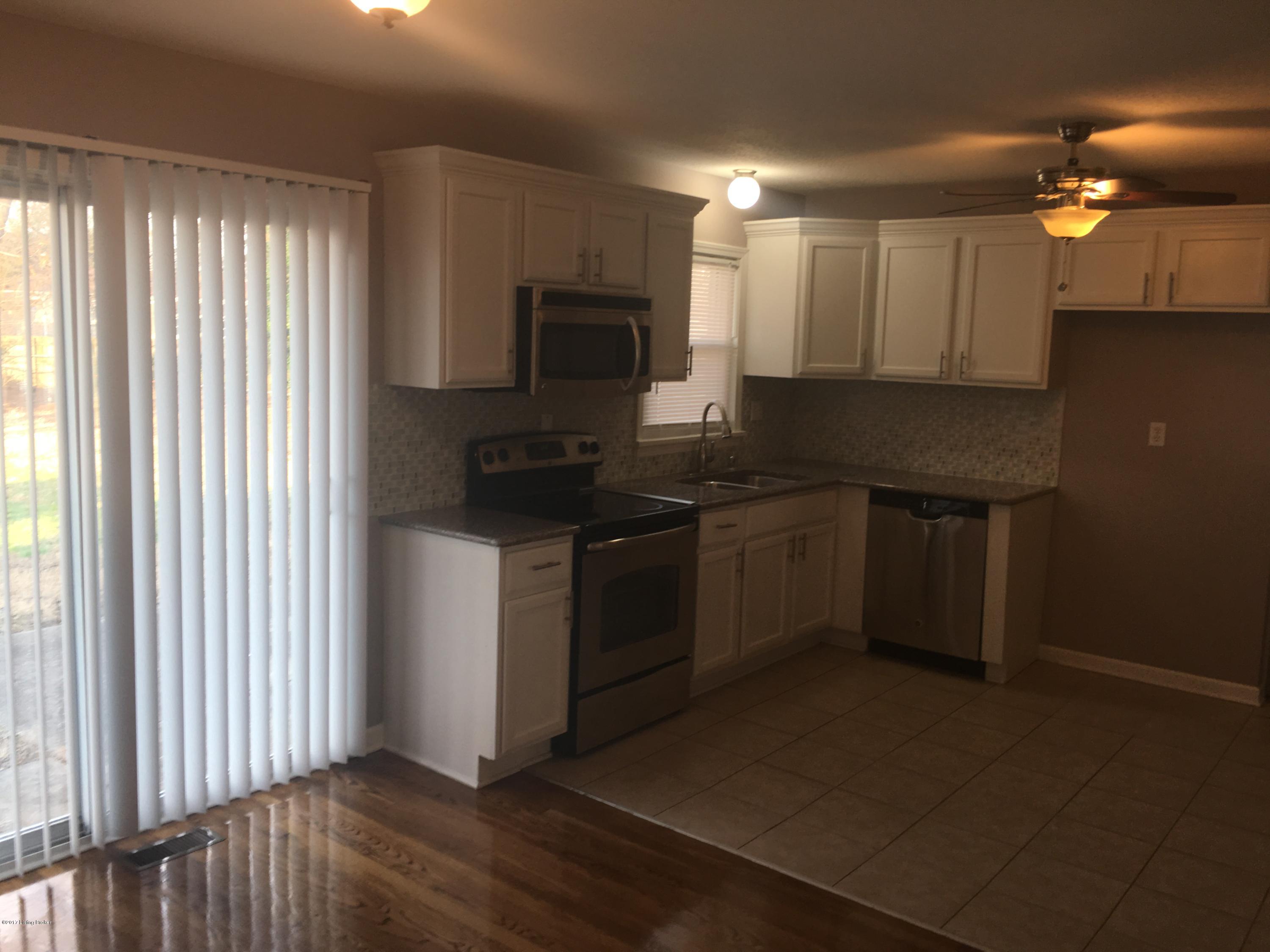 2323 Strotman Road Louisville, KY 40216 - Photo 4 of 14 IMG_2127