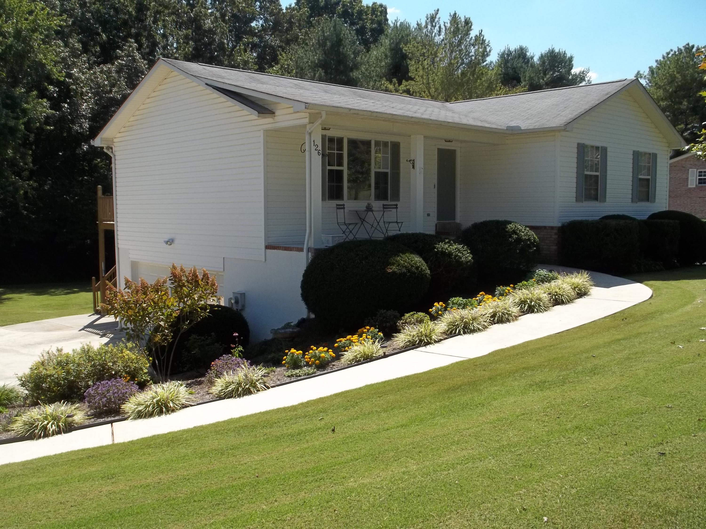126 Hendrix Drive Oak Ridge, TN 37830 - Photo 2 of 32 100_7807