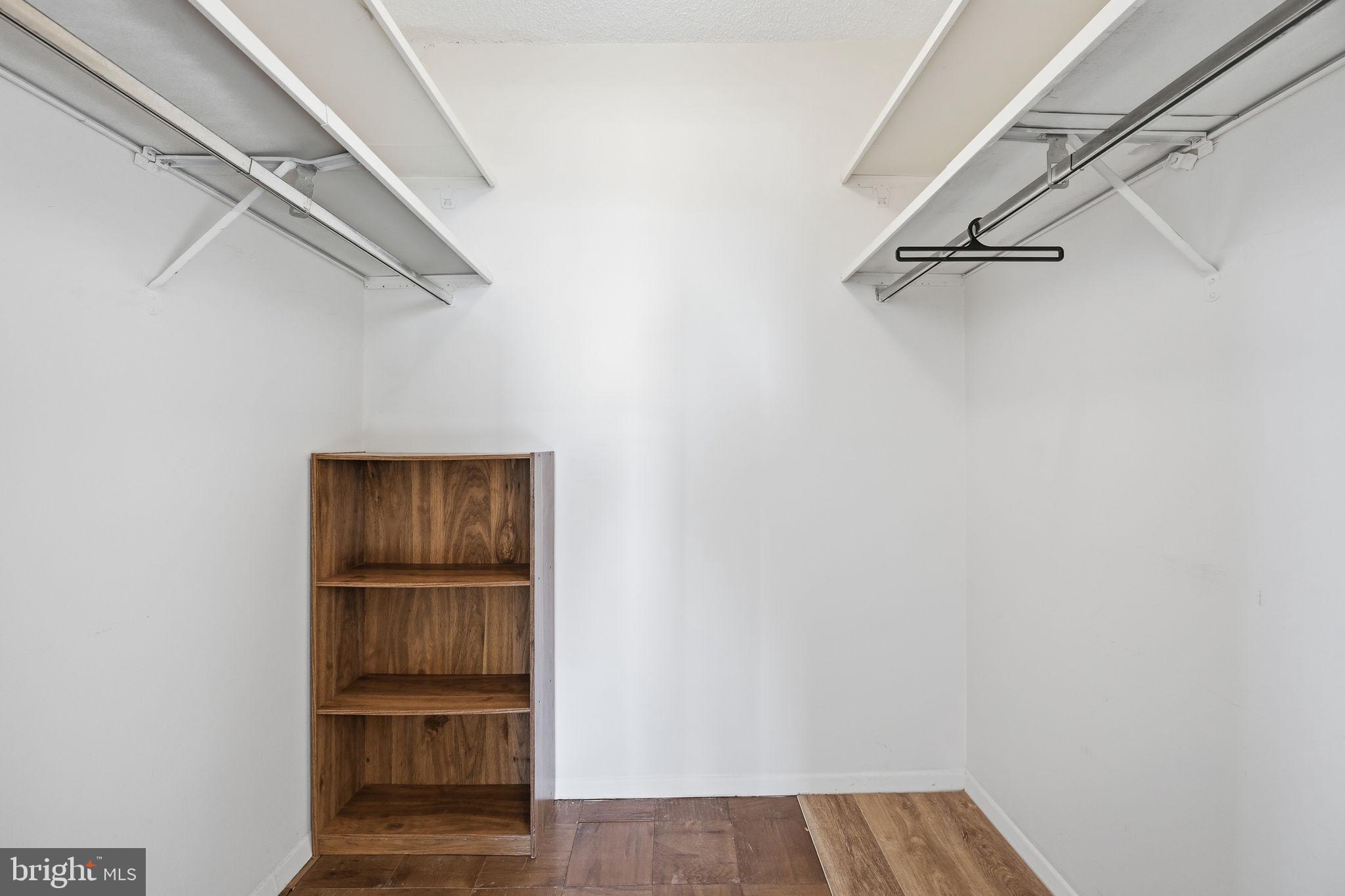 5225 Pooks Hill Road, Unit 519N Bethesda, MD 20814 - Photo 17 of 56 a view of front door