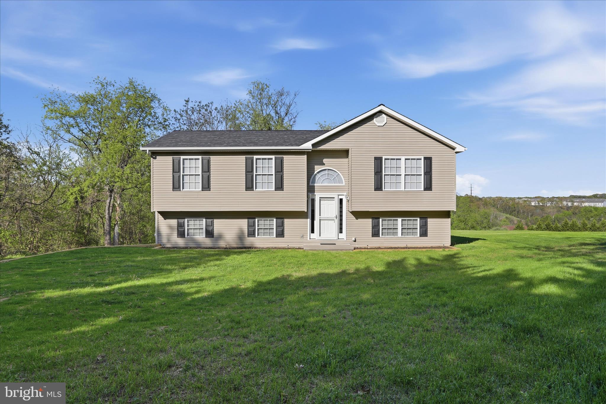 174 Open Field Lane Falling Waters, WV 25419 - Photo 4 of 56