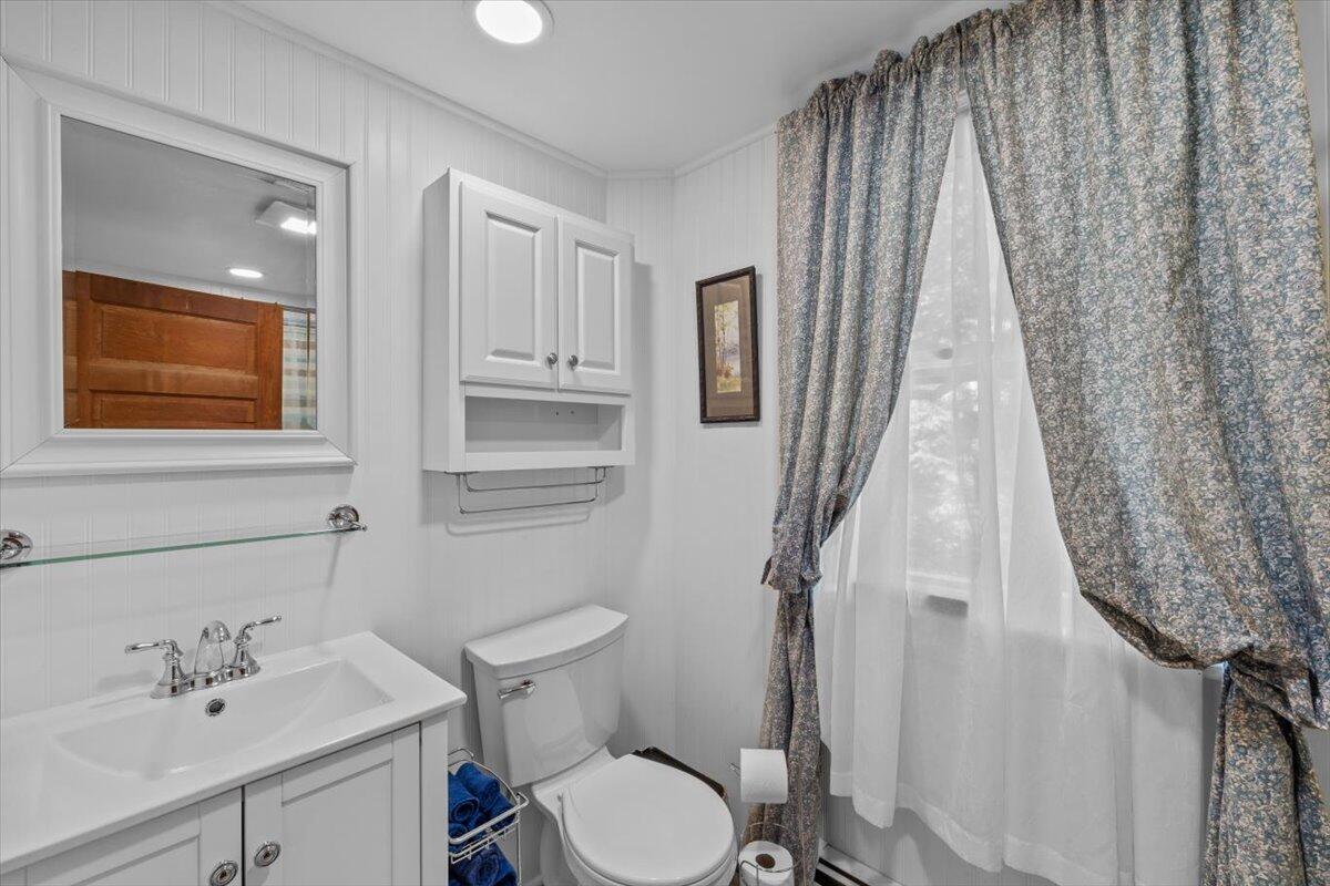 105 Waygood Way Pocono Pines, PA 18350 - Photo 32 of 99 Lodge Bath