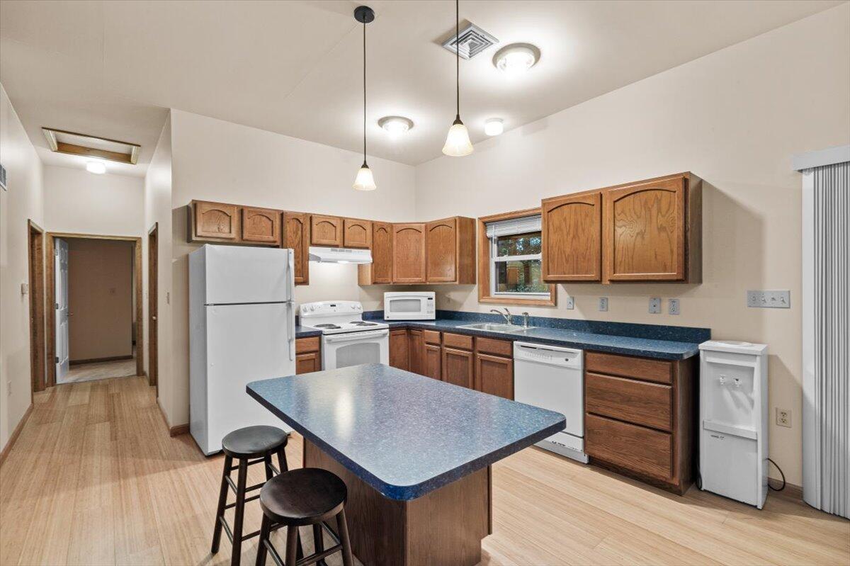 105 Waygood Way Pocono Pines, PA 18350 - Photo 51 of 99 Cabin Kitchen