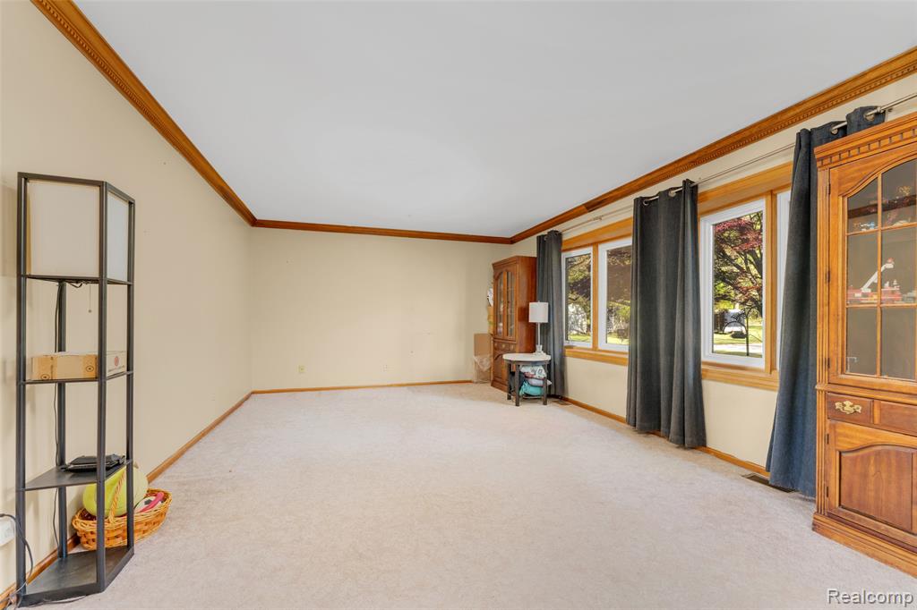 6879 Crofoot Road Fowlerville, MI 48836 - Photo 4 of 35