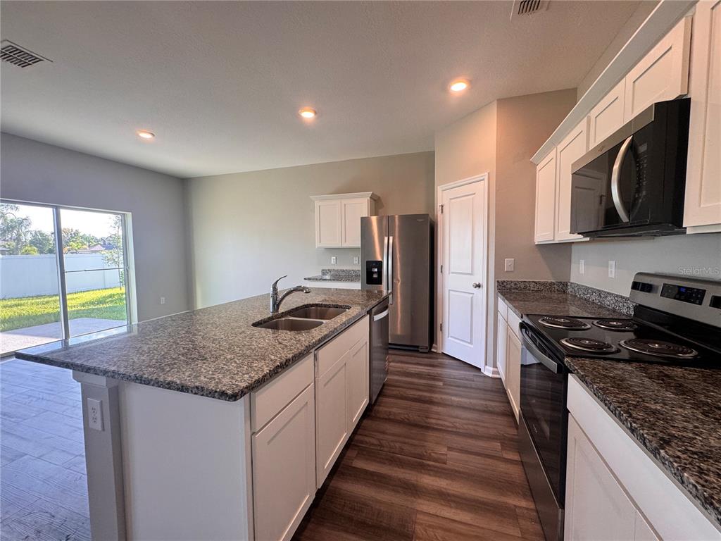 1022 Kelly Fern Loop Ruskin, FL 33570 - Photo 12 of 68