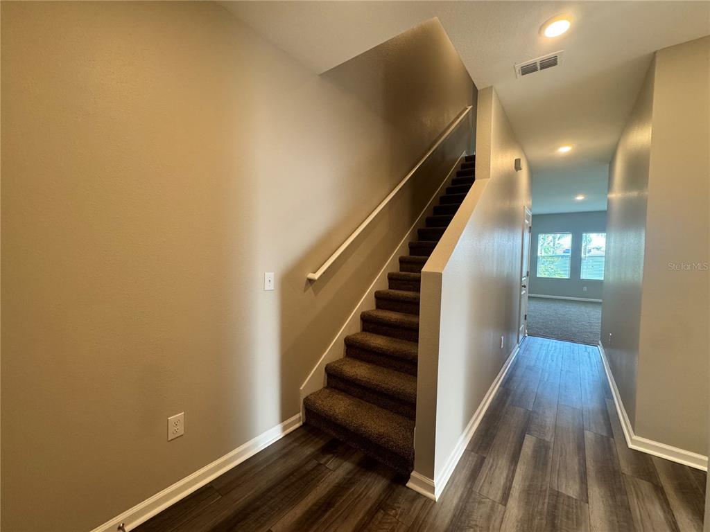 1022 Kelly Fern Loop Ruskin, FL 33570 - Photo 5 of 68