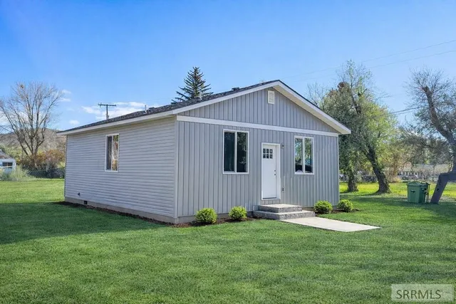 $240,000 | 232 North Blaine Street, Arco, ID 83213