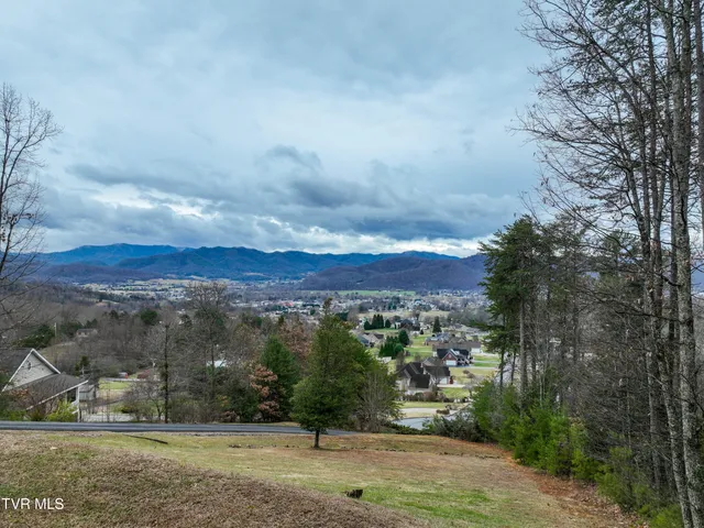$730,000 | 128 Willshire Drive, Elizabethton, TN 37643