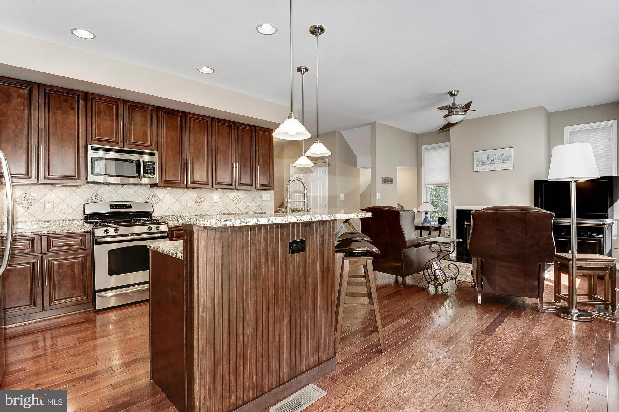 11125 Little Compton Drive Reston, VA 20191 - Photo 5 of 30 Kitchen