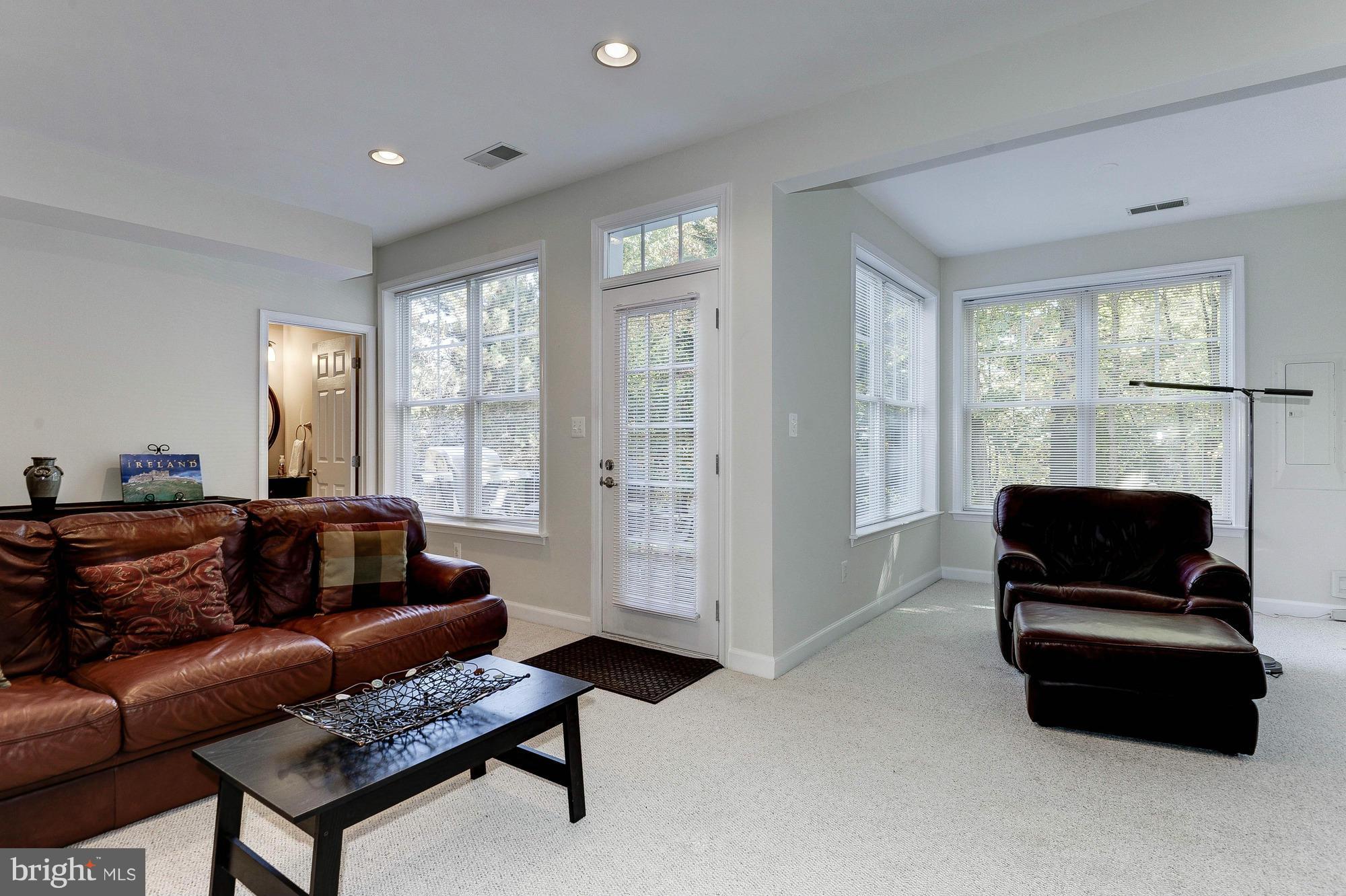11125 Little Compton Drive Reston, VA 20191 - Photo 8 of 30 Living Room
